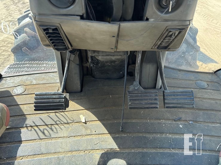 case-ih-mx220-image-19