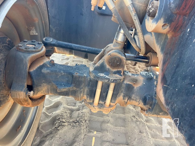 2018-jlg-742-image-20