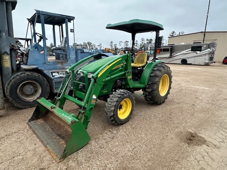 john-deere-4105-image-1