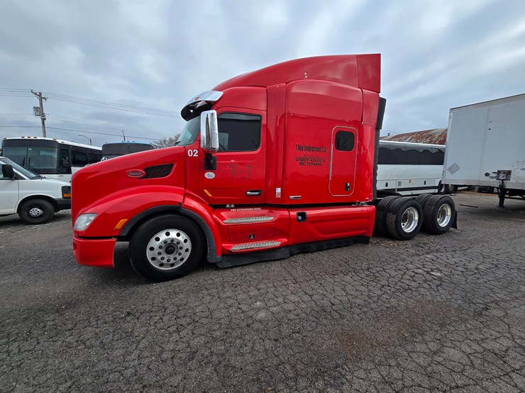 2017-peterbilt-579-image-6