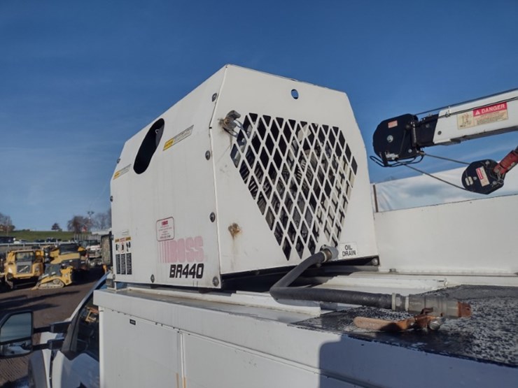 20-ford-f550-image-25