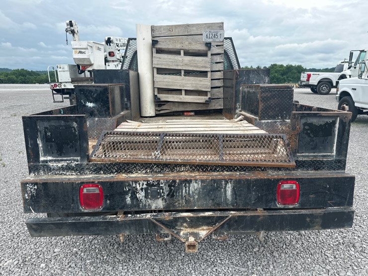 2004-ford-f350-xl-image-5