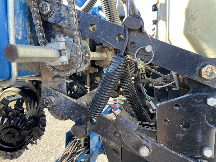 1998-kinze-2600-image-25