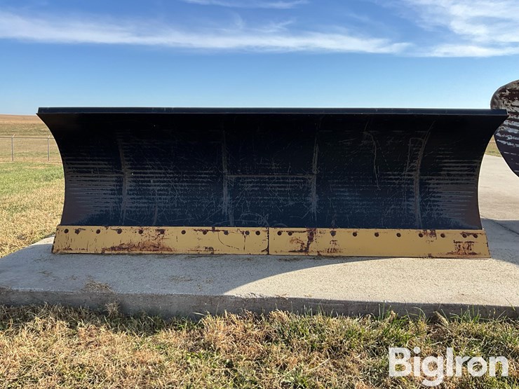 caterpillar-10-image-2