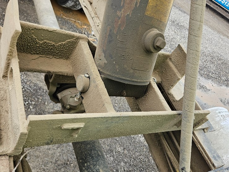 freightliner-columbia-112-image-36