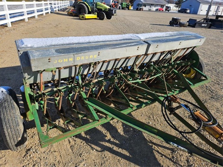 john-deere-10-image-11