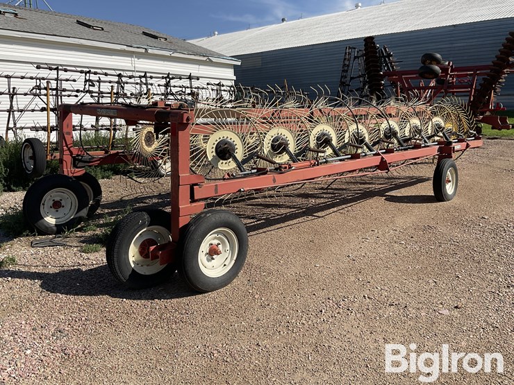 h&s-bf14hd-14-wheel-rake-image-5