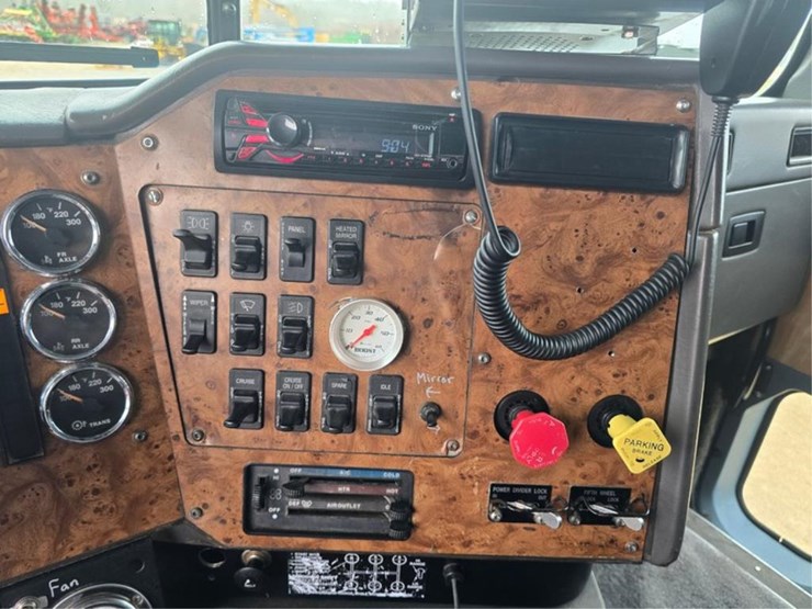 international-9400-image-36