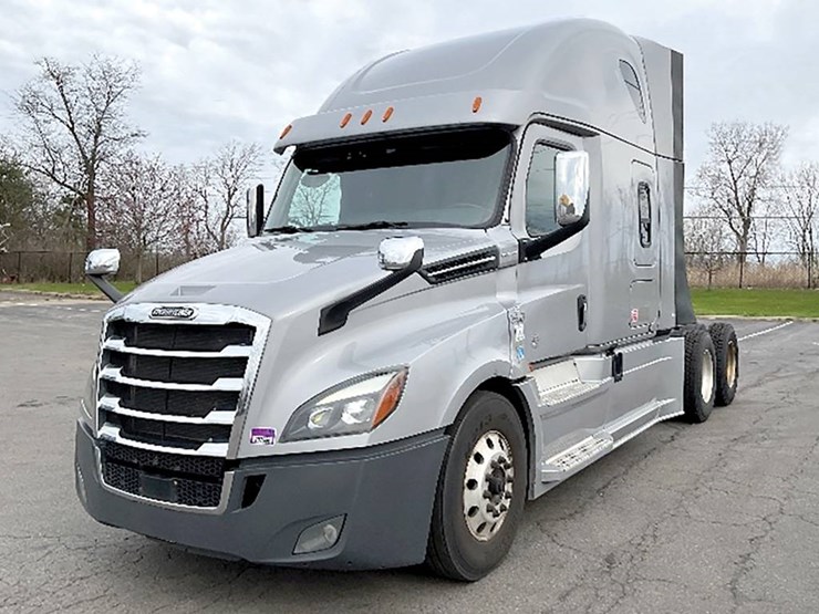 2020-freightliner-cascadia-126-image-1