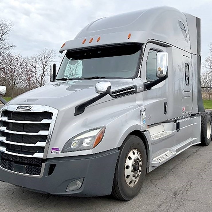 2020 FREIGHTLINER CASCADIA 126