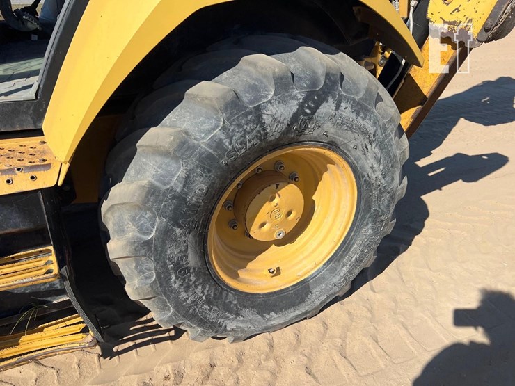 2016-caterpillar-415f2-image-10