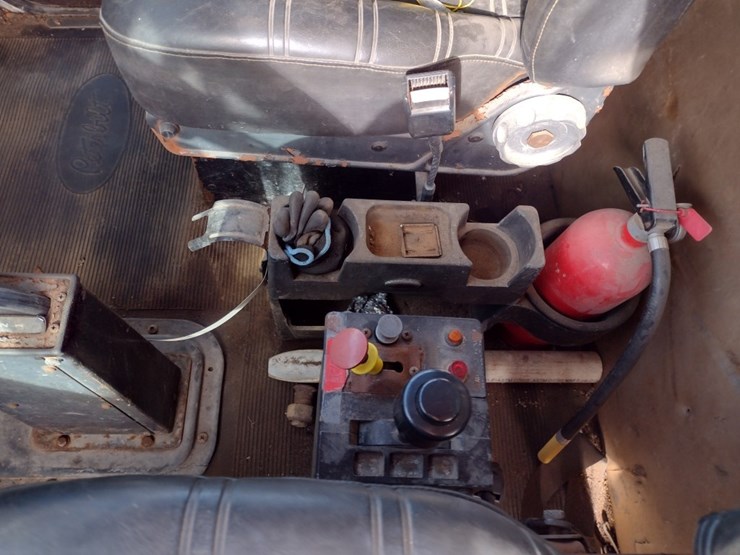 peterbilt-357-image-13