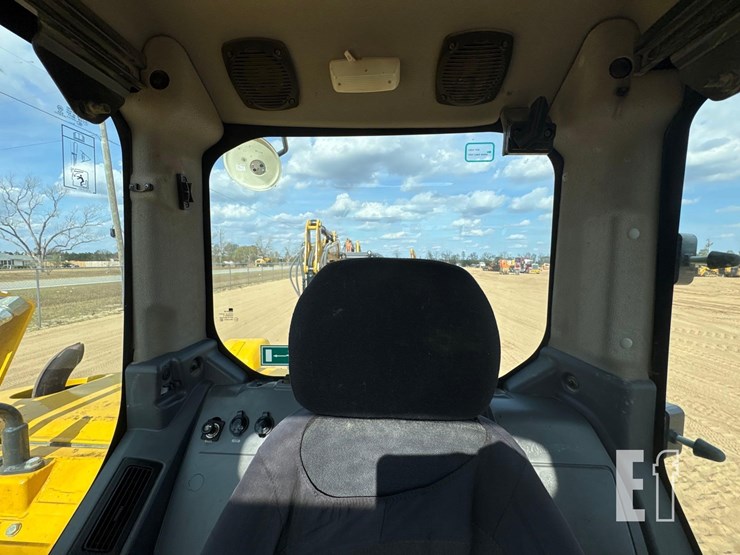 komatsu-pc88mr-10-image-35