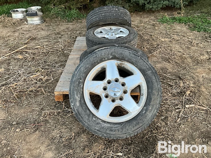 chevrolet-2500hd-image-2