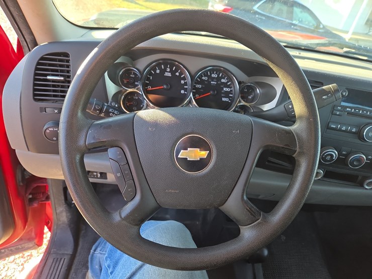 2010-chevrolet-2500hd-image-36