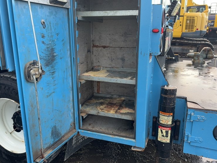 2012-peterbilt-337-image-22