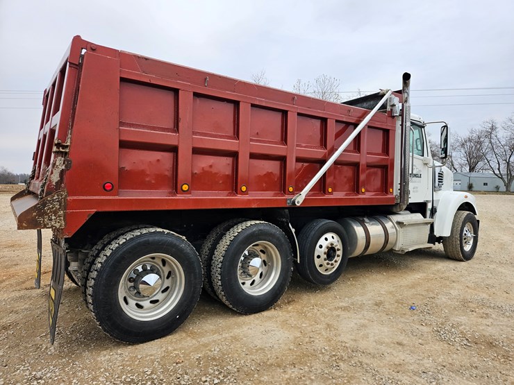 freightliner-122sd-image-20