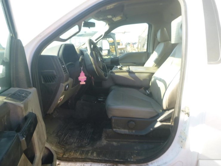 2019-ford-f550-image-24