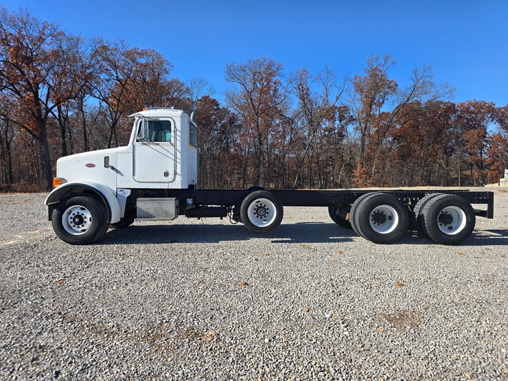 peterbilt-357-image-11