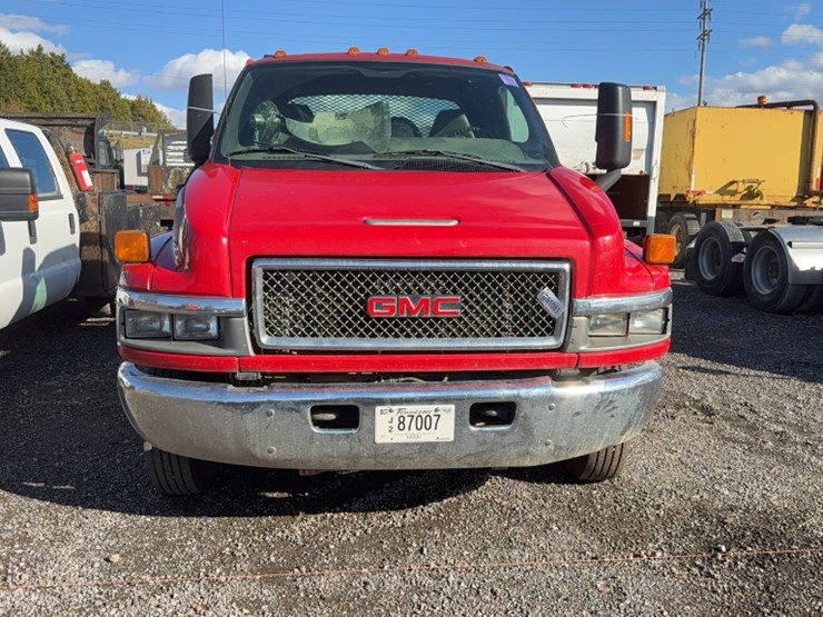 #2203-•-2005-gmc-c4500-truck-image-2