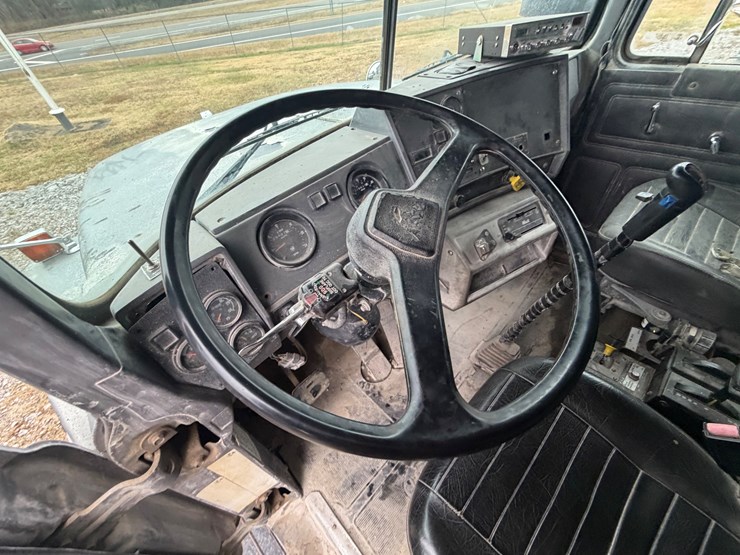 mack-rd688s-image-30