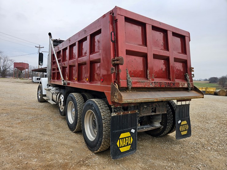 freightliner-122sd-image-14