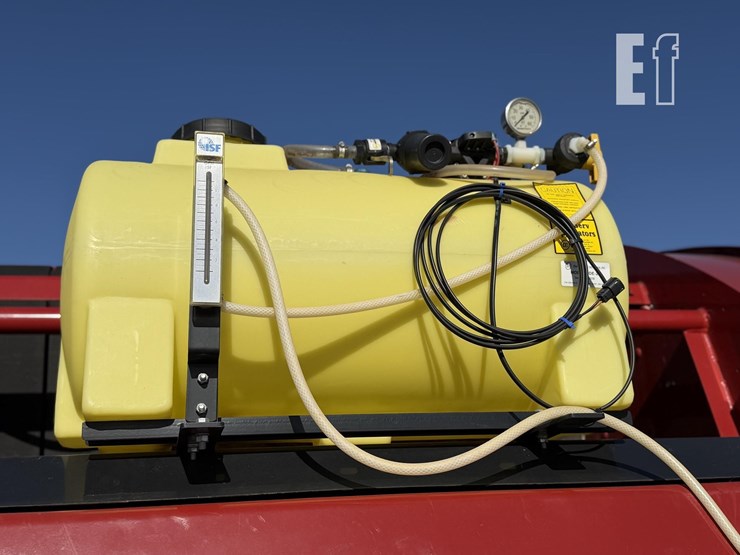 new-holland-roll-belt-560-image-15