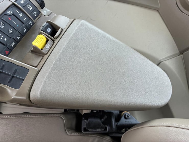 john-deere-8rt-370-image-97