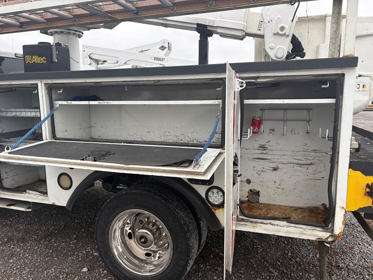 ford-f550-xl-image-14