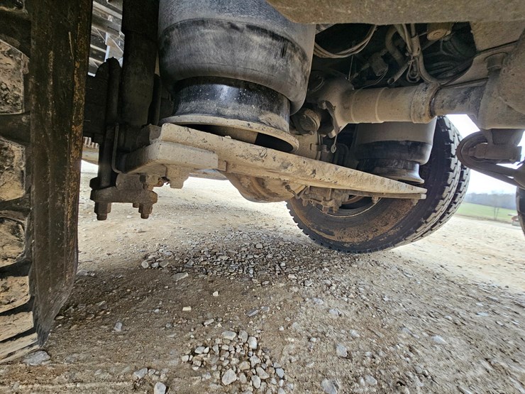 freightliner-122sd-image-102