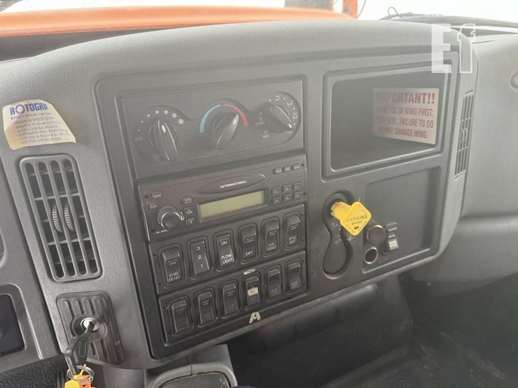 international-workstar-7500-image-17