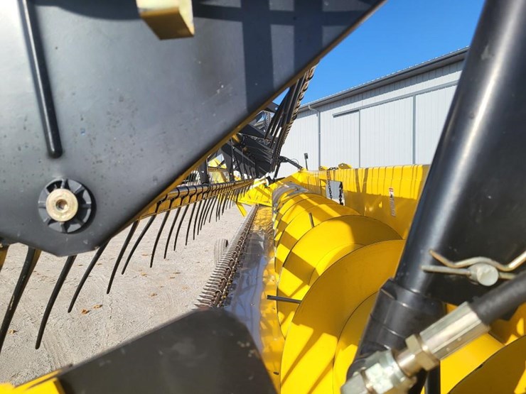 new-holland-74c-image-14