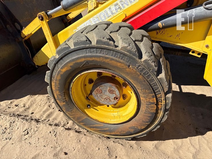 new-holland-b95-image-9