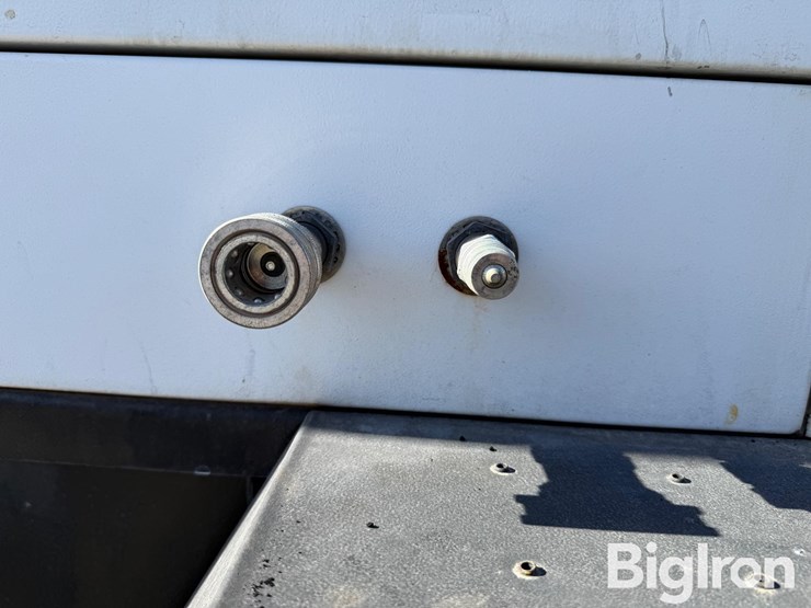 2017-john-deere-6-image-10