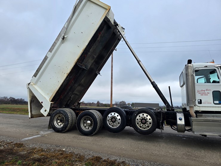 peterbilt-367-image-74