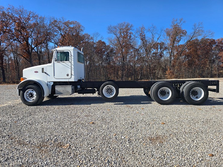 peterbilt-357-image-12