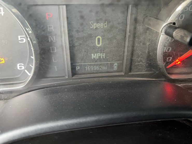 2017-chevrolet-2500hd-image-19