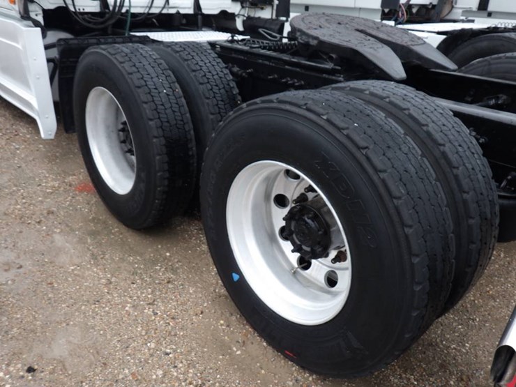 freightliner-cascadia-125-image-13