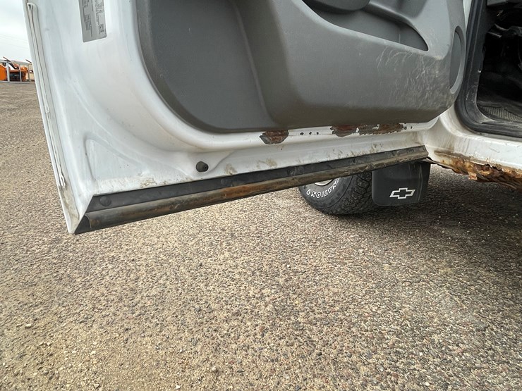 2013-chevrolet-1500-image-21