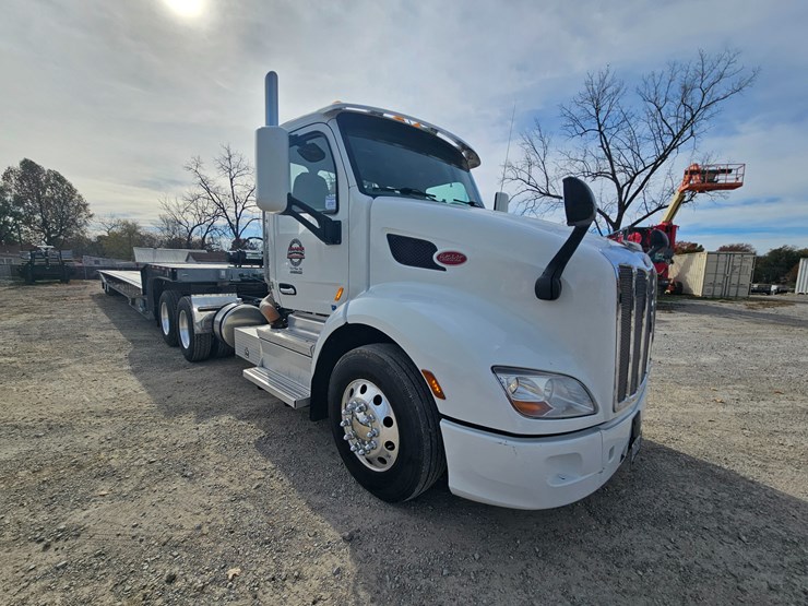 peterbilt-579-image-19