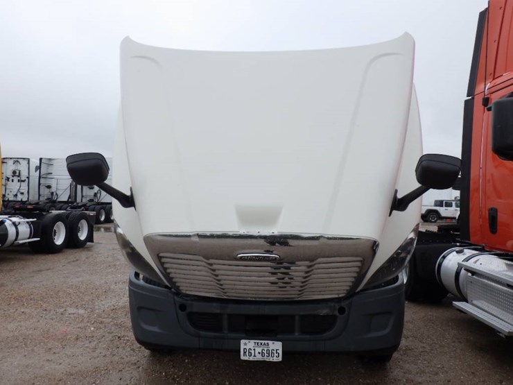 freightliner-cascadia-125-image-19