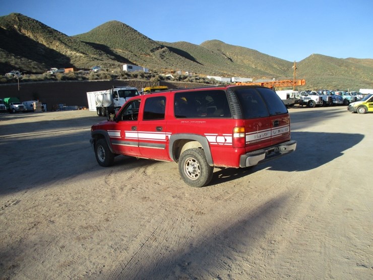 chevrolet-suburban-image-4