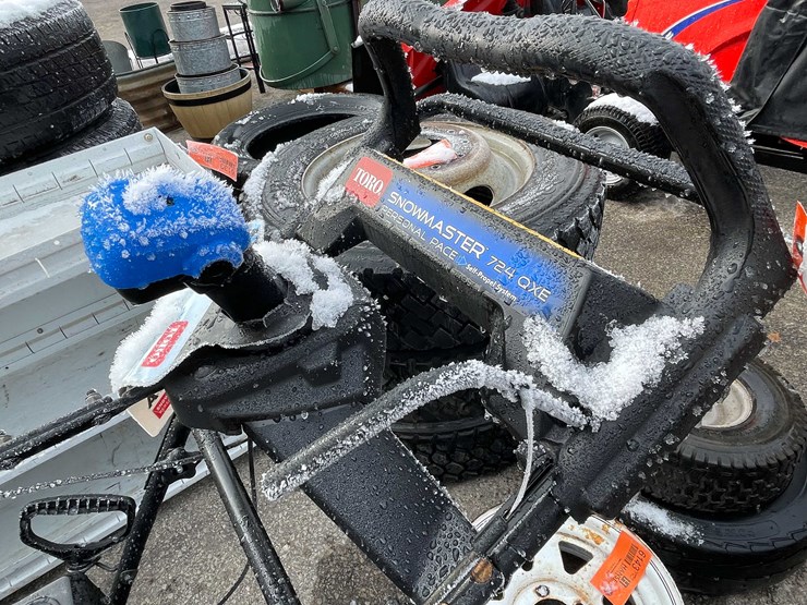 #6122-•-toro-snowmaster-snowblower-image-5