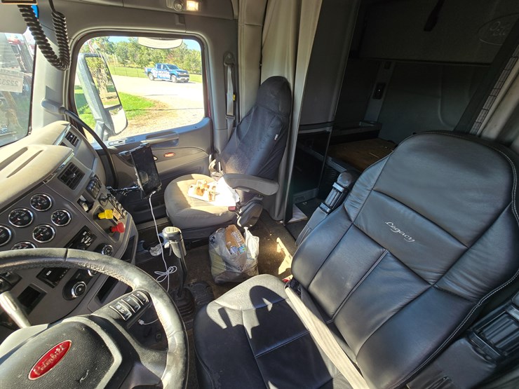 peterbilt-579-image-72