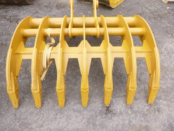 caterpillar-320-image-5