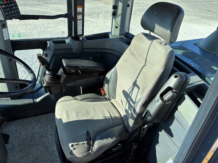 #122215-•-2019-jd-524l-#1dw524lzekf700961-image-75