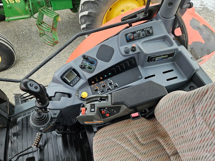 2020-kubota-m6-131-image-19