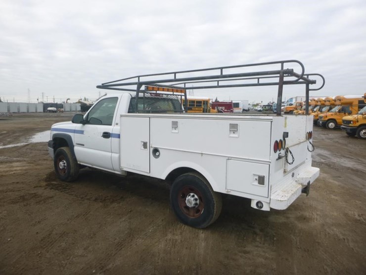 2004-chevrolet-2500-image-4