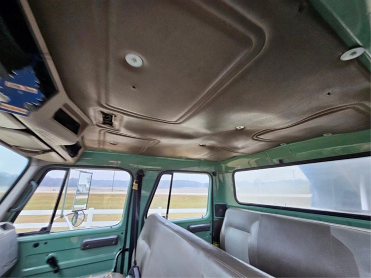 international-4900-image-28