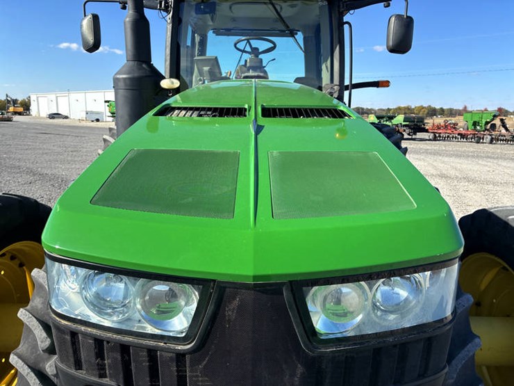 2014-john-deere-8295r-image-17